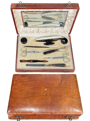 Mens Retro Grooming Kit In Leather Case Props, Prop Hire