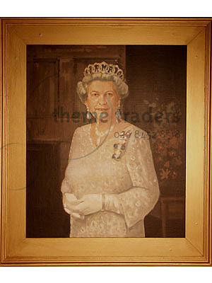 Queen Portraits Props, Prop Hire