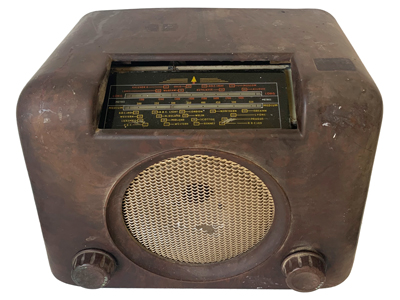 Ancient Bakelite Radio Props, Prop Hire