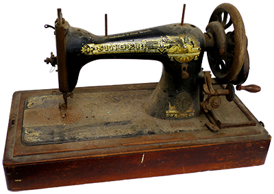 Old Fashioned Sewing Machine Props, Prop Hire